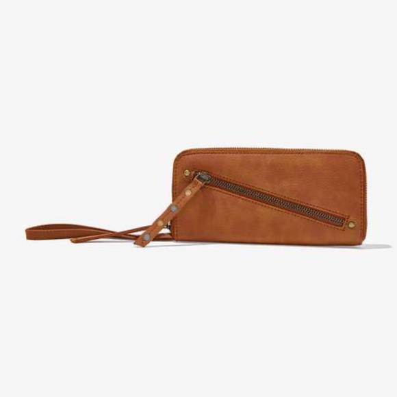 Free People Distresses Vegan Leather Wallet - NEW - Picture 1 of 3